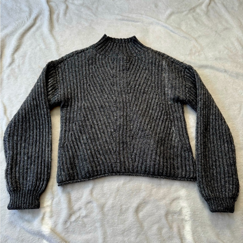 SO Goods For Life Women’s Sweater Size Medium